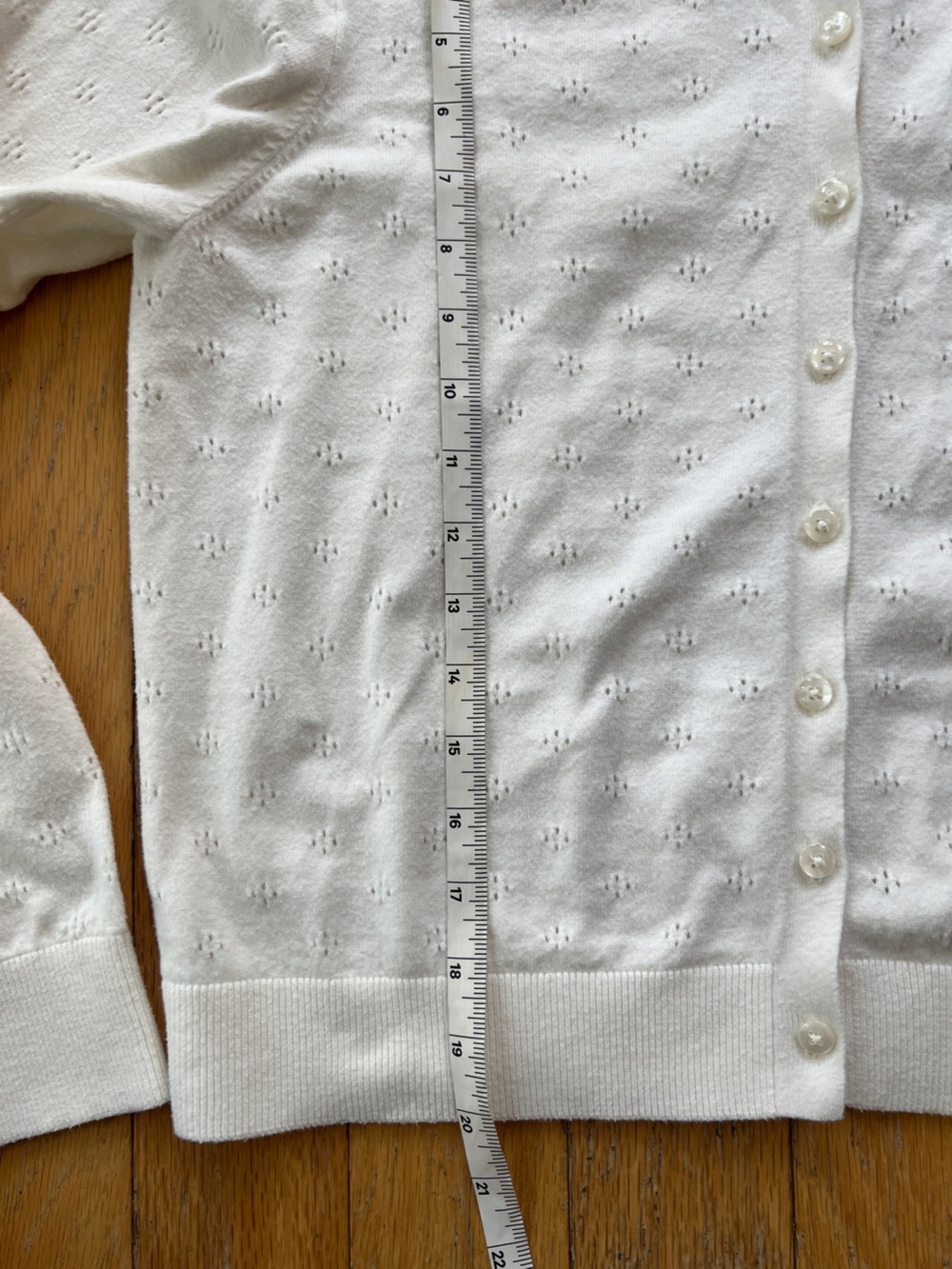 Old Navy Women's Cream Eyelet Button-Front Cardigan - Picture 5 of 6